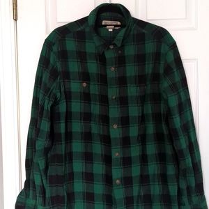 Size LG Green and Black Duluth Button Down